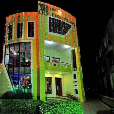 Hotel Golden Dust Puri Esterno foto